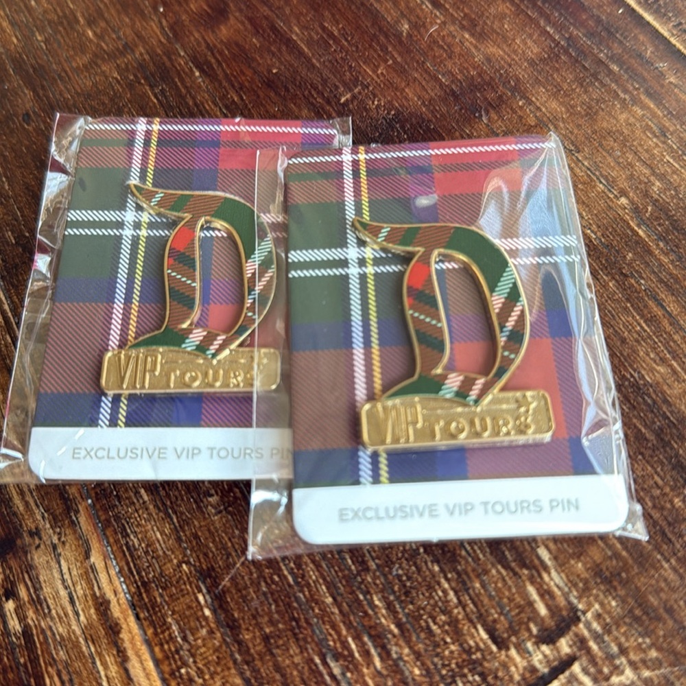 Bundle! 2 Disney Exclusive VIP Tours Pins Disneyland 2025 Tartan Plaid Unopened